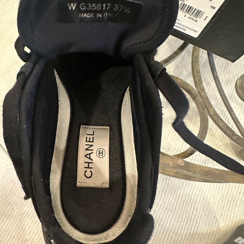 CHANEL Black & White Quilted Sneakers with Gold CC Charm size 37.5 - Picture 9 of 13